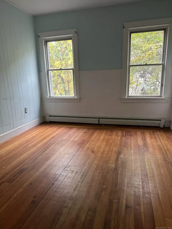 Norwich, CT 06360,6 Perry Avenue