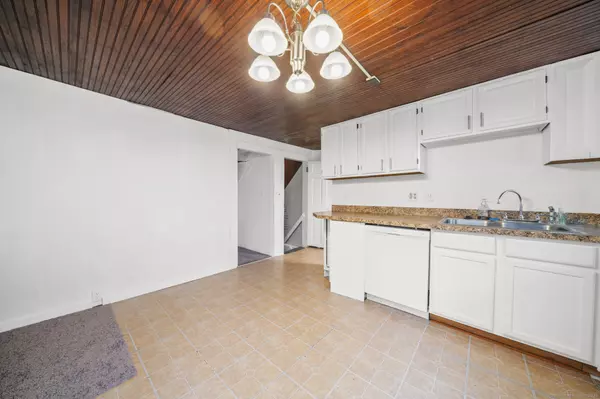 Simsbury, CT 06081,9 Tunxis Place