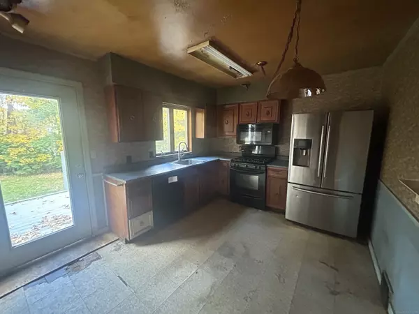 Cheshire, CT 06410,16 Deepwood Drive