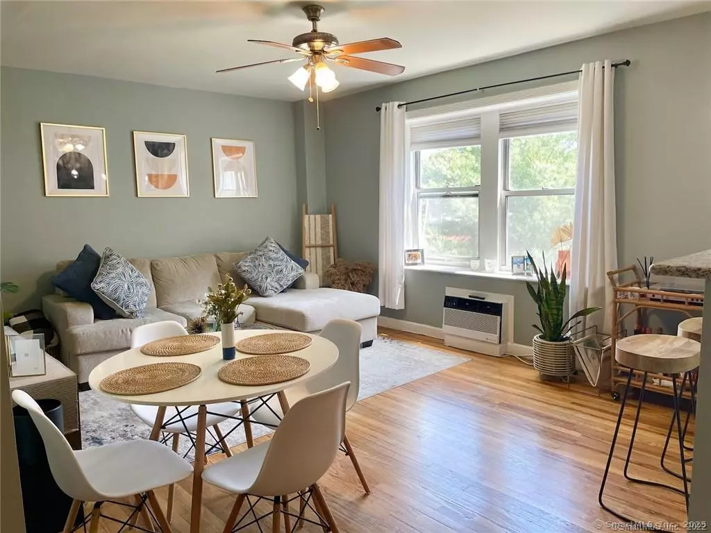 Stamford, CT 06901,124 Woodside Green Street #3B