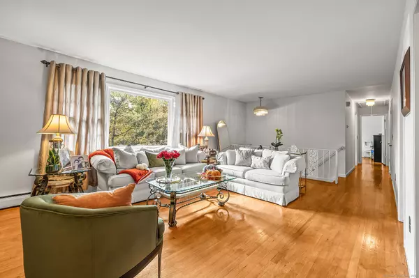 Danbury, CT 06810,1 Skyline Drive