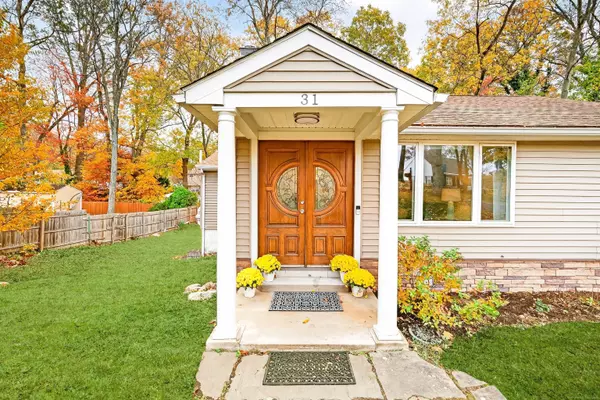 Stamford, CT 06902,31 Woodridge Drive South