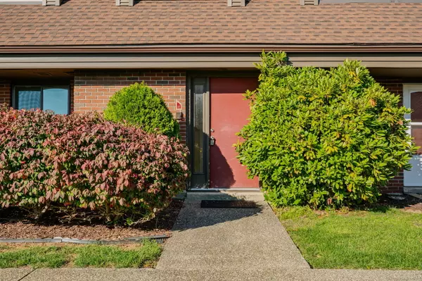 Branford, CT 06405,60 Montoya Drive #60