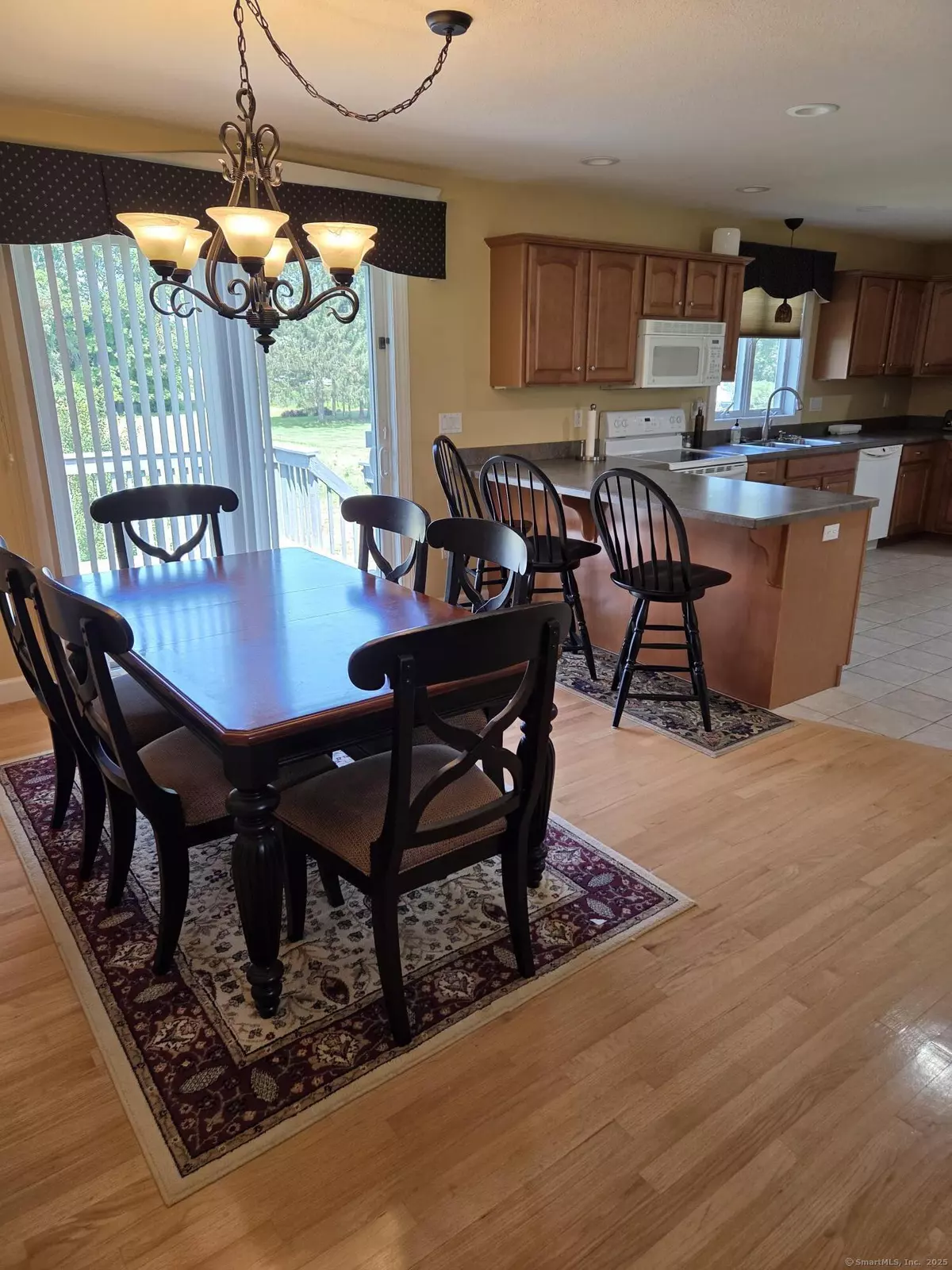 East Windsor, CT 06088,216 wells Road