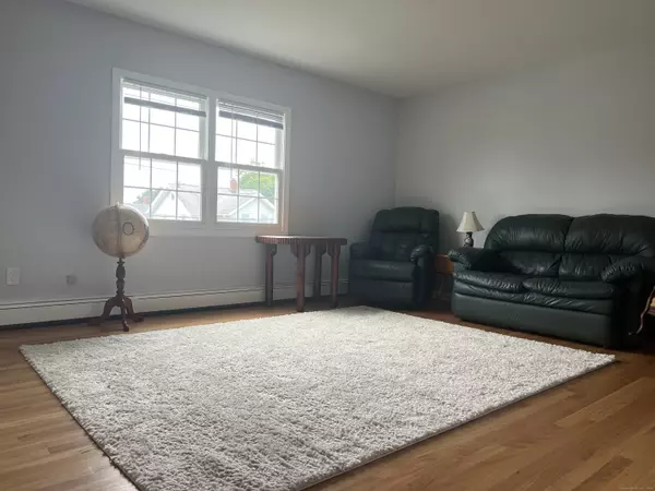 Fairfield, CT 06824,181 Longview Avenue