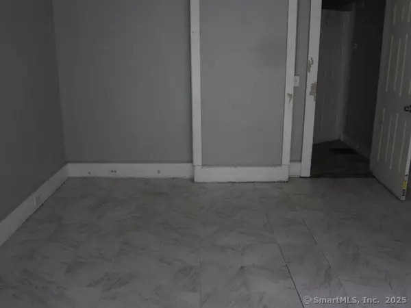 Holyoke, MA 01014,13 Hampshire Street