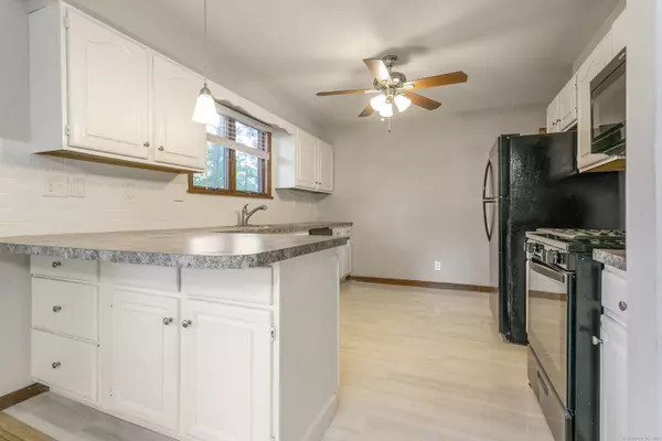 Bridgeport, CT 06606,142 Chatham Terrace