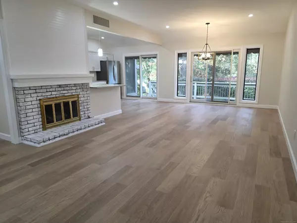 Southbury, CT 06488,876 Heritage Village #A