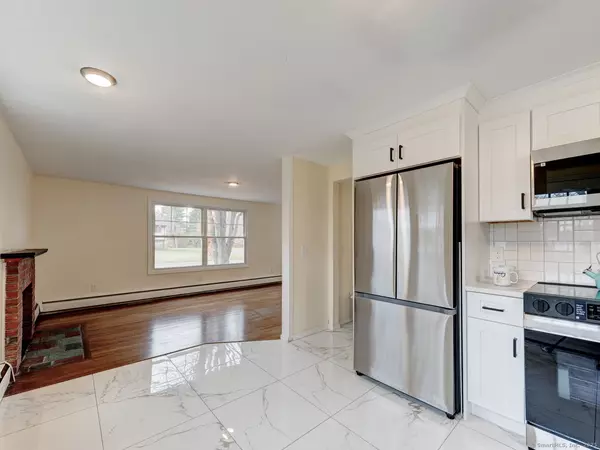 East Granby, CT 06026,52 North Road