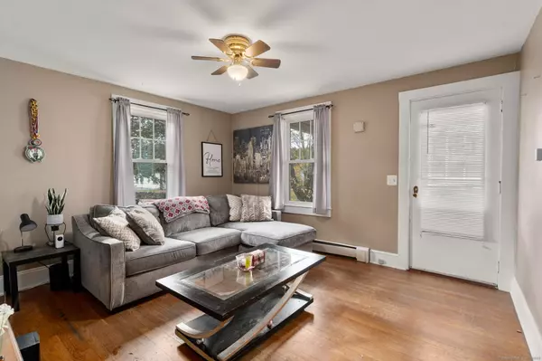 Putnam, CT 06260,15 Maynard Street