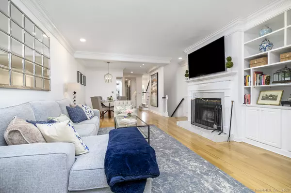 Darien, CT 06820,17 Pine Brook Lane #17