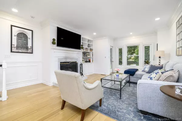 Darien, CT 06820,17 Pine Brook Lane #17