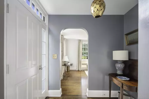 Norwalk, CT 06853,1 Flicker Lane