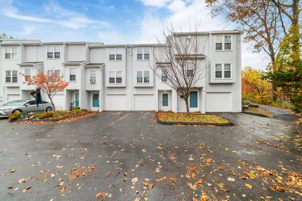 Waterbury, CT 06704,64 Deerwood Lane #10