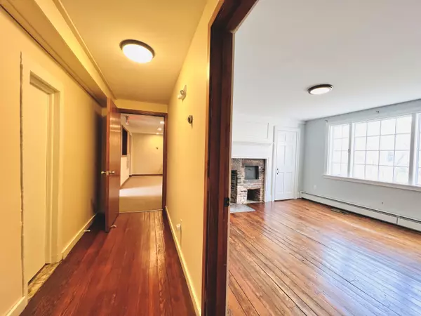 Canton, CT 06019,141 Dowd Avenue