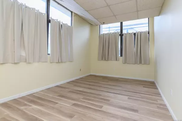 Wallingford, CT 06492,102 Judd Square #102