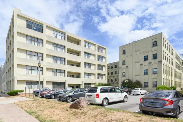 102 Judd Square #102, Wallingford, CT 06492