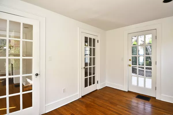 Westport, CT 06880,113 Kings Highway North