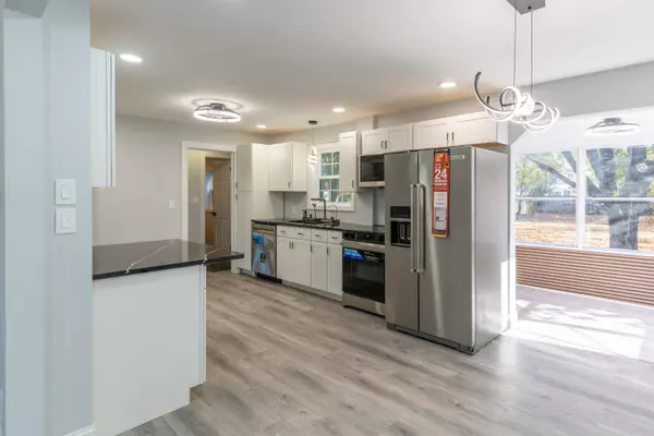 Hamden, CT 06514,33 Bank Street