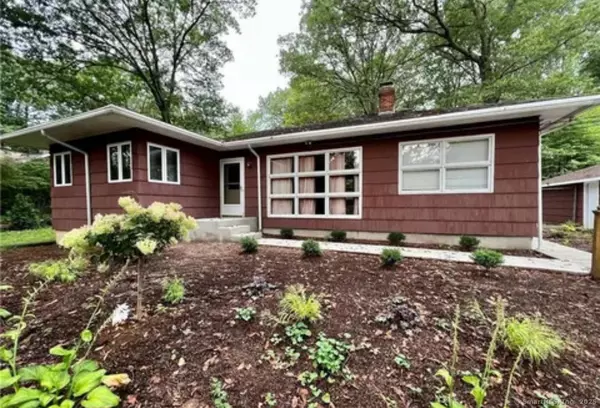 958 dunbar hill Road, Hamden, CT 06514