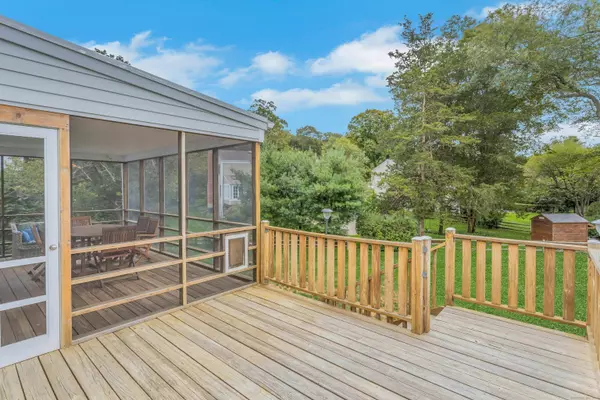 New Canaan, CT 06840,12 Lincoln Drive