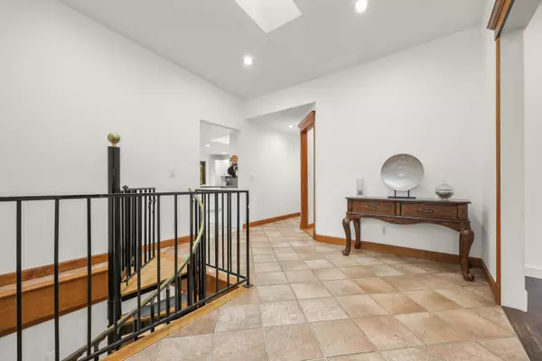 Stamford, CT 06903,61 Shady Lane