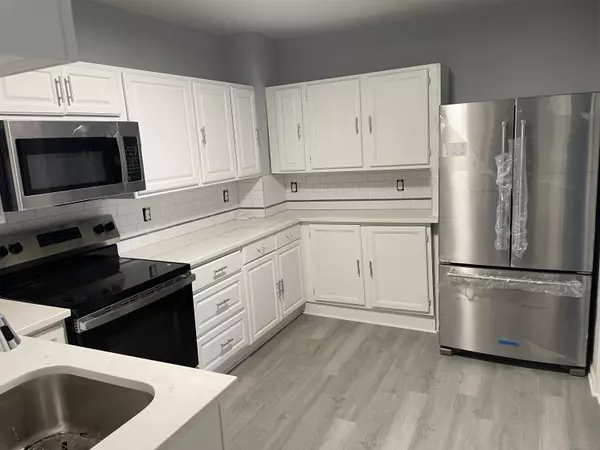 New Milford, CT 06776,7 Spring Street