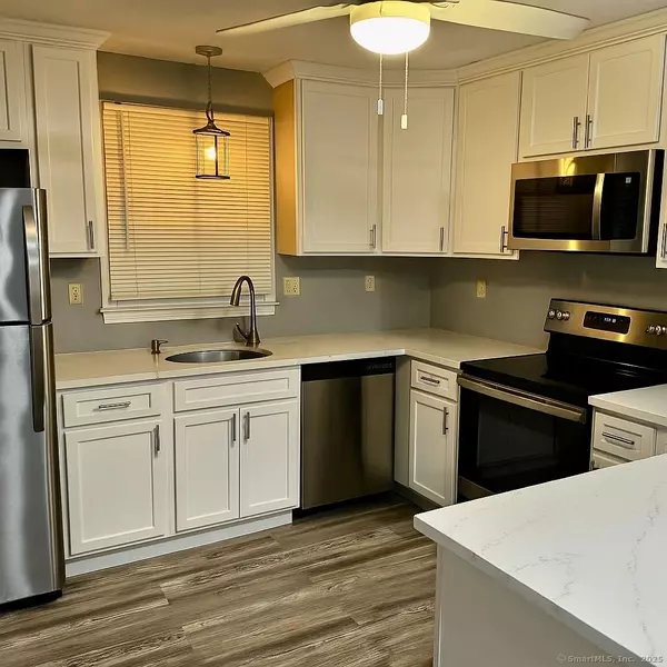 Manchester, CT 06040,21 Goodwin Street