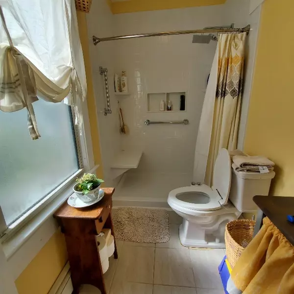 New London, CT 06320,16 Bellevue Place