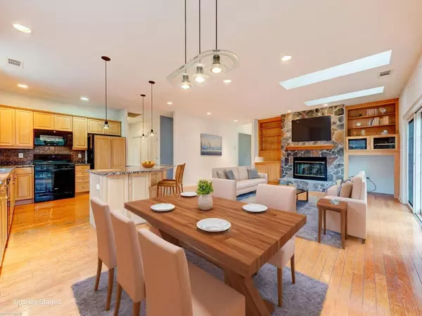 Farmington, CT 06032,24 Worthington Drive #24