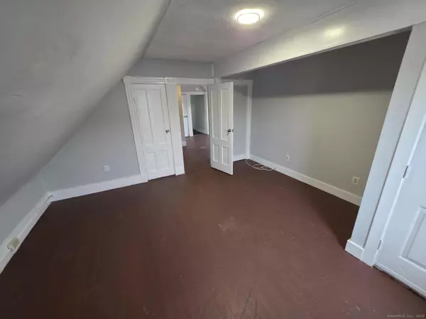 New Haven, CT 06513,186 Farren Avenue #3