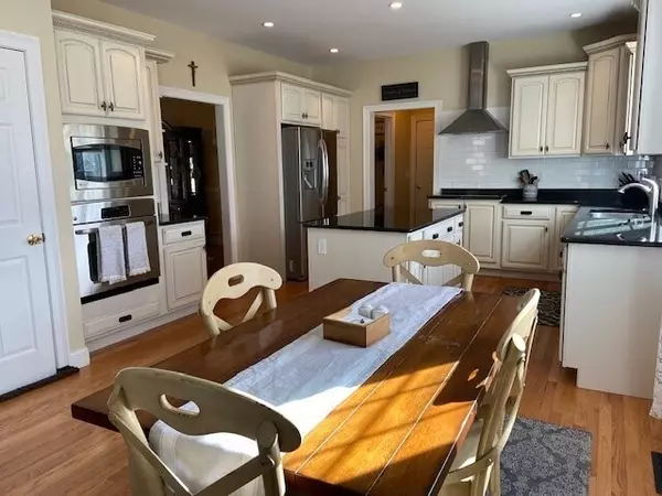 Woodbury, CT 06798,432 Quassapaug Road