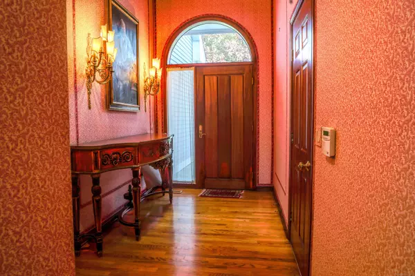 Westport, CT 06880,185 Regents Park #185