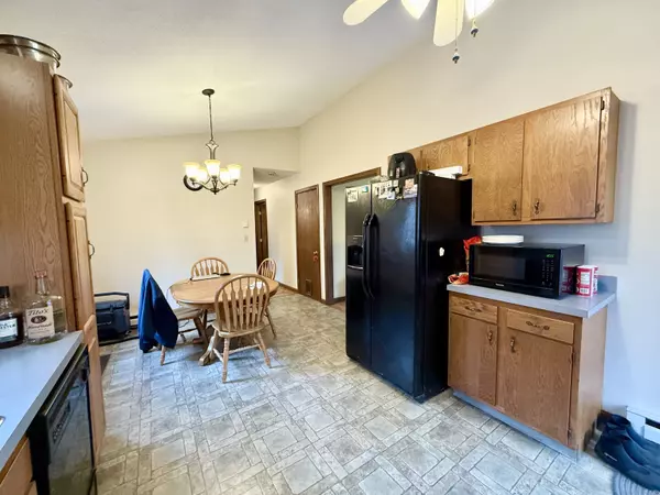 Tolland, CT 06084,68 Cook Road