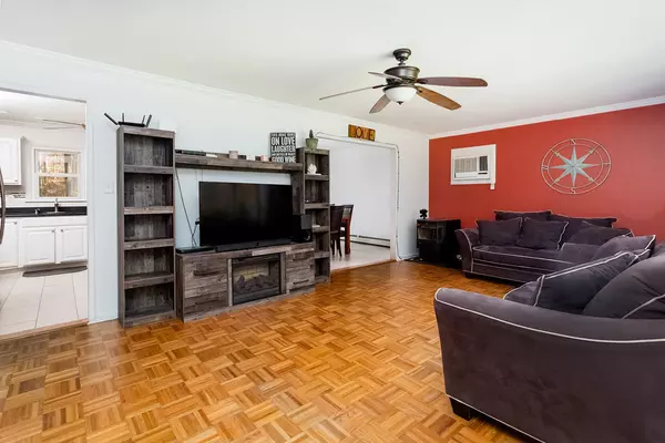 Danbury, CT 06811,35 Mendes Road