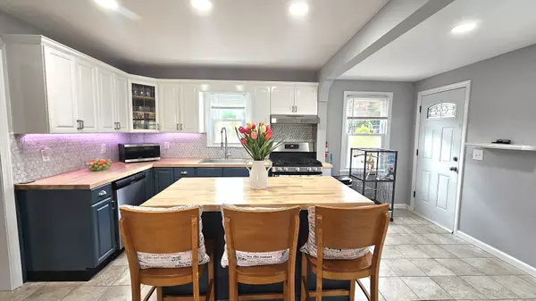 Norwalk, CT 06851,341 Strawberry Hill Avenue