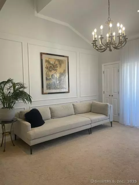 Danbury, CT 06810,163 South Street #85