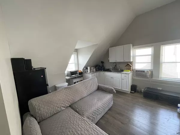 Bridgeport, CT 06605,40 Scofield Avenue