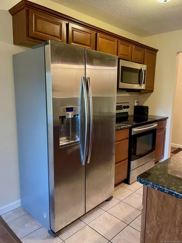 Newington, CT 06111,15 Woodsedge Drive #Apt 6C