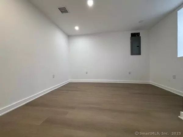 Norwalk, CT 06851,1 Kittredge Street