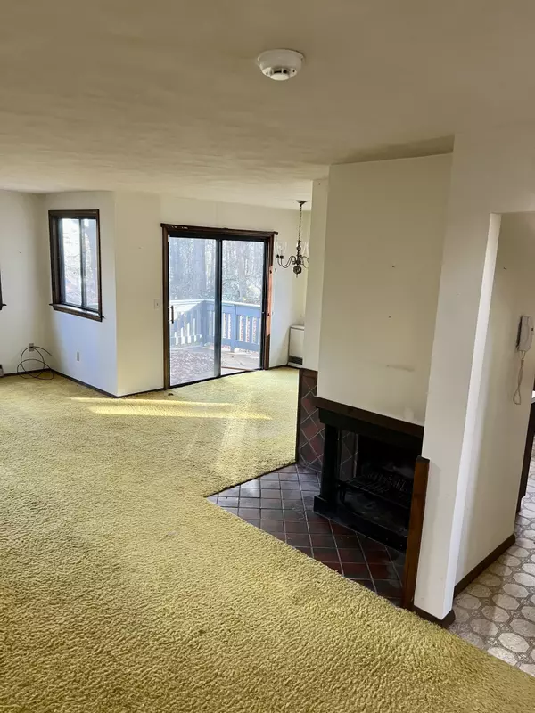 Torrington, CT 06790,98 Woodside Circle