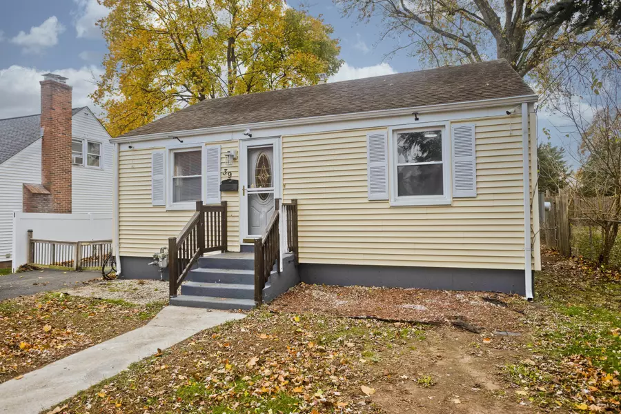 39 Wade Avenue, Bloomfield, CT 06002