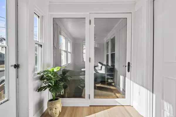 Norwalk, CT 06854,9 Lawrence Street