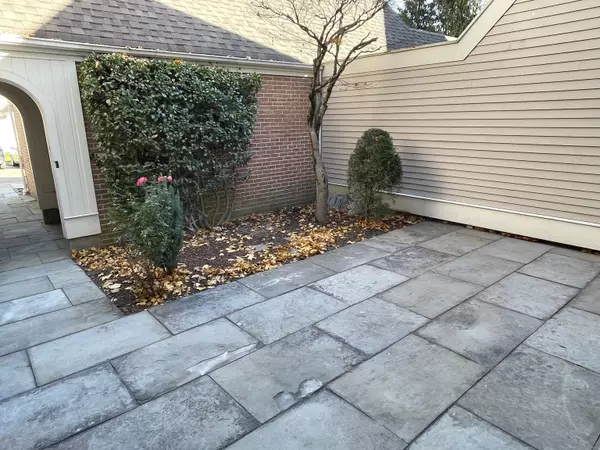 Darien, CT 06820,8 Sedgwick Village Lane