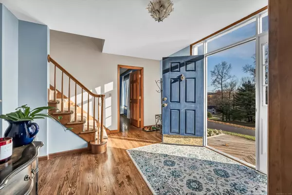 Brookfield, CT 06804,6 Lyndenwood Drive