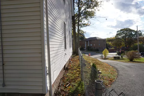 Holyoke, MA 01040,69 Gates Street