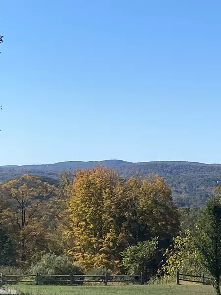 7 Kiara Court, New Milford, CT 06776