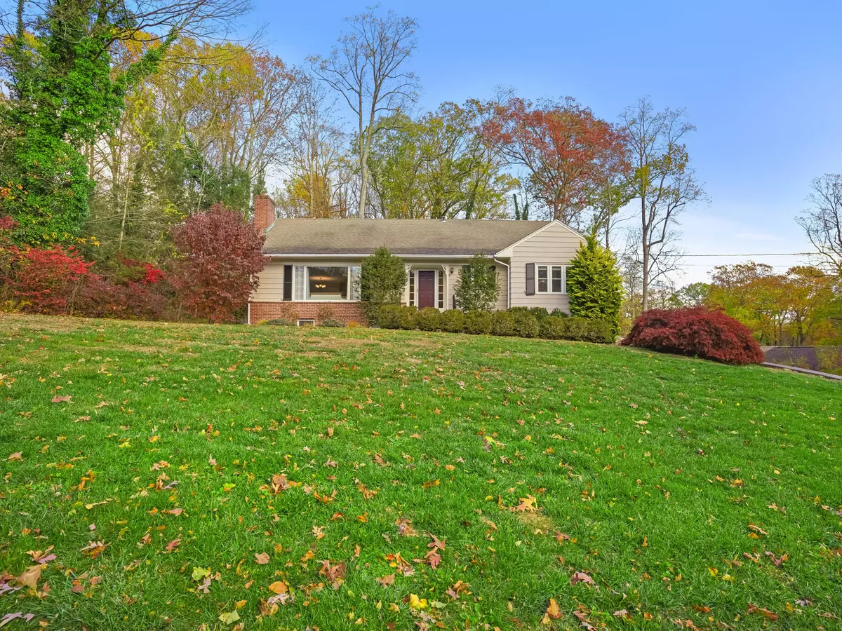 Trumbull, CT 06611,50 Hemlock Trail