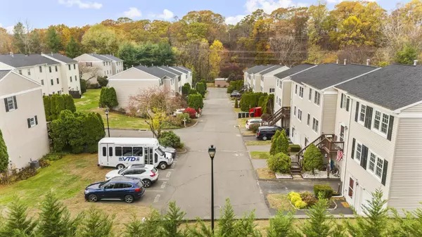 Derby, CT 06418,26 Summit Commons #26