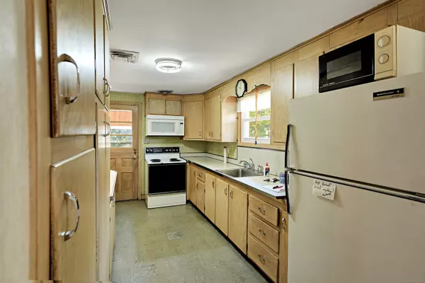 Enfield, CT 06082,11 Carpet Street